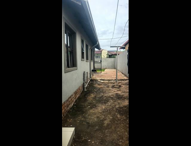 3 BEDROOM FREEHOLD FOR SALE IN SOSHANGUVE UU